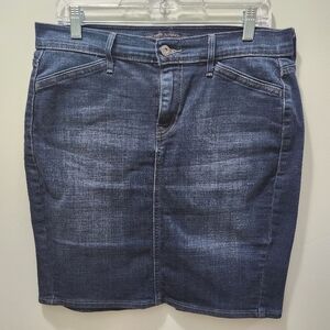Levi's Denim Mini Skirt Sz 8 Dark Wash Red Tab Back Slit  Light Stretch